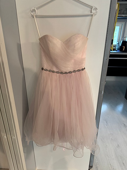 Dazzling juhlamekko 34