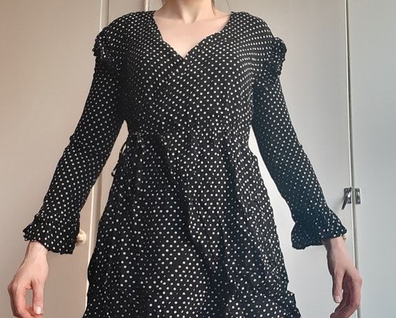(40) &Other Stories Frill Wrap Dress kietaisumekko