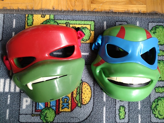 TMNT naamarit Raphael ja Leonardo