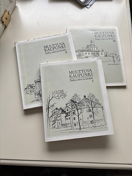 Muuttuva kaupunki -kirjasarja 3 osaa Turku