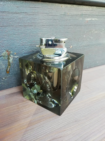 Ice cube lighter by Antonio Imperatore