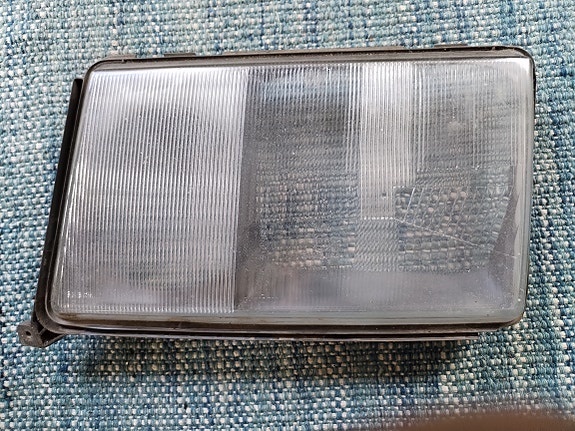 MB w124 ajovalon linssi