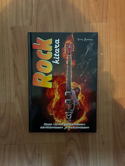 Rock kitara -kirja ja harjoitusmateriaali-CD