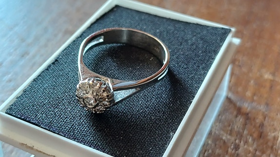 Timanttisormus n.0,35 ct valkokultaa
