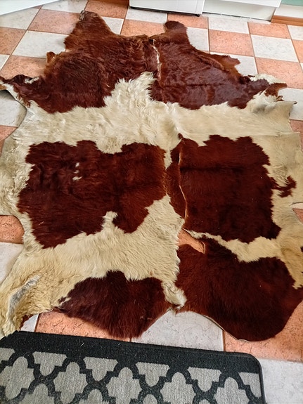 &Tradition lehmäntaljamatto ruskea-valkoinen