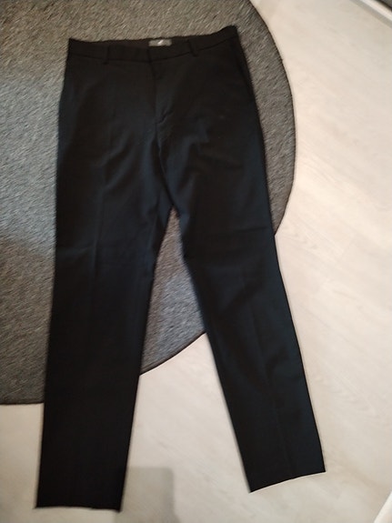 H&M Slim fit suorat housut