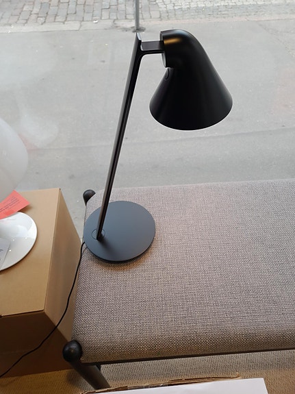 Poulssen NJP-valaisin ( ovh. 550€)