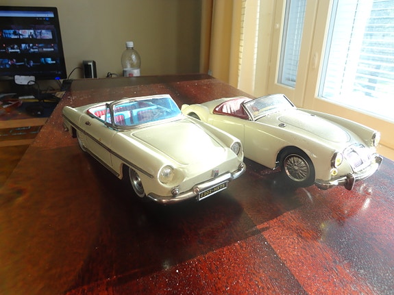 Mga roadster peltiauto