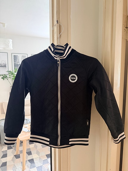 Reima lasten takki koko 134 musta unisex