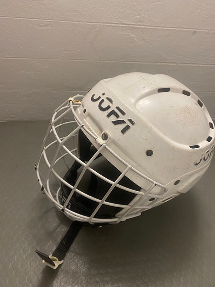 Jofa jääkiekkokypärä ristikolla valkoinen