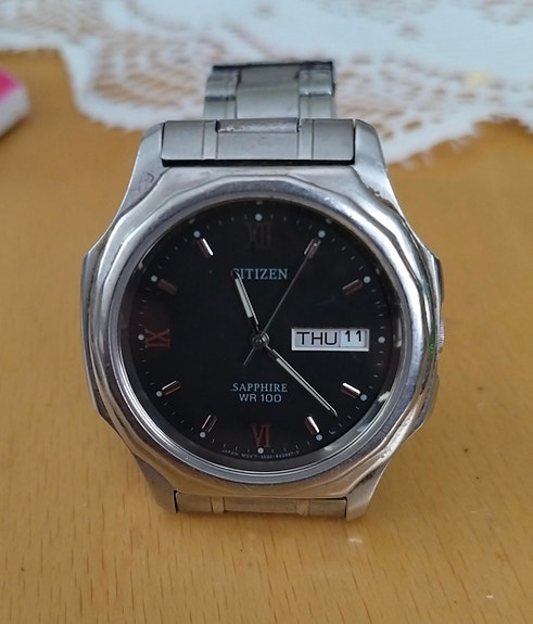 Citizen Sapphire WR100 miesten rannekello teräsrannekkeella