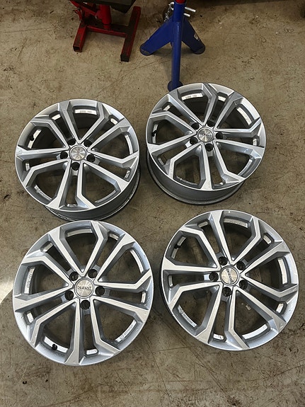 Vanteet Dezent TA silver 7jx18” 5x114.3