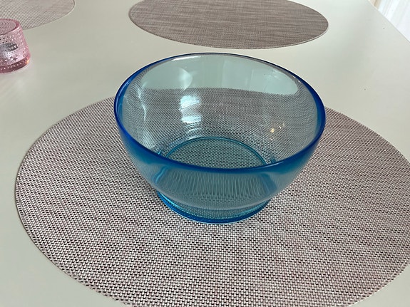 Kerttu Nurminen Verna lasikulho (Iittala) sininen