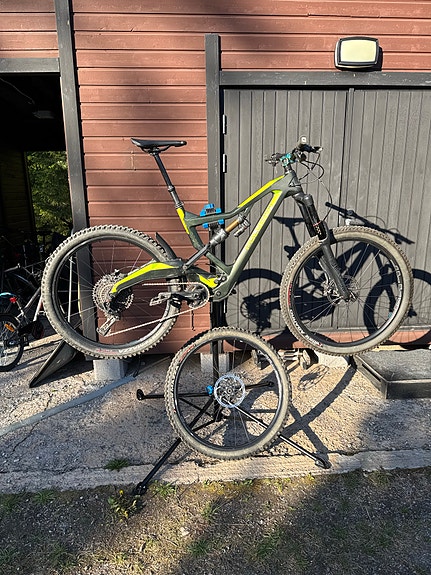 Täysjousitettu Maastopyörä L 27,5/29”