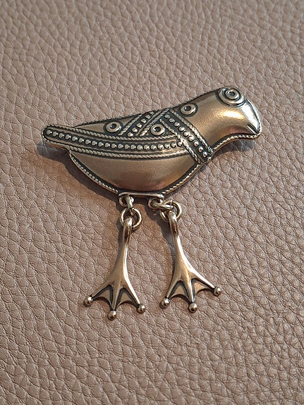 Kalevala korun Hattulan Lintu rintakoru