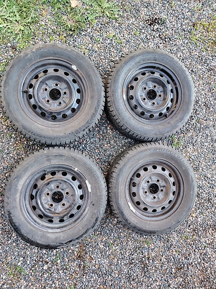 5x114,3 peltivanteet Bridgestone Noranza 185/65R14 hyvät pinnat