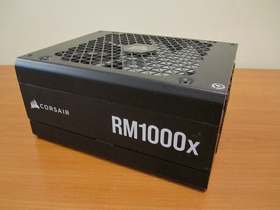 CORSAIR virtalähde