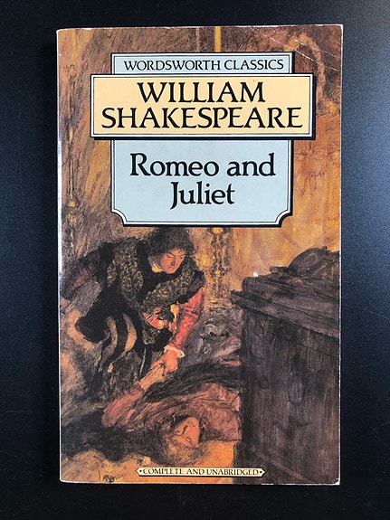 Romeo and Juliet (Play) by William Shakespeare (Book in English)