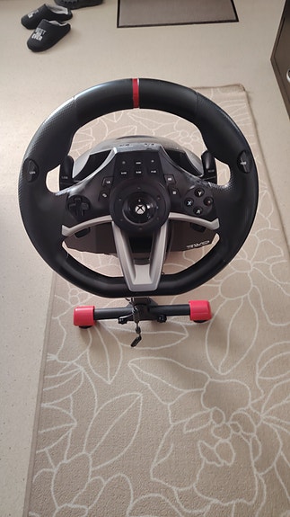 Hori Xbox rattiohjain ja polkimet telineellä