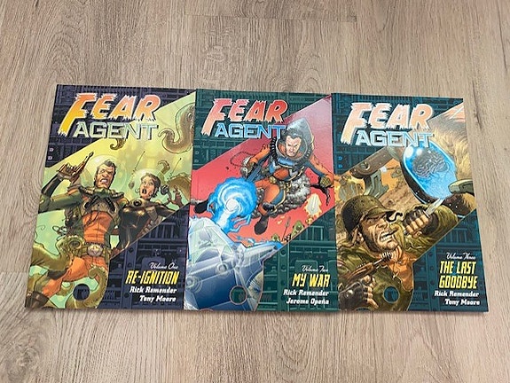 Myydään fear agent jenkki tradet vol 1,2 ja 3