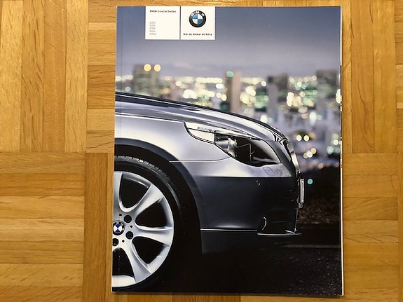 Esite BMW E60 5-sarja vuodelta 2003 - 520i - 525i - 530i - 545i - 530d