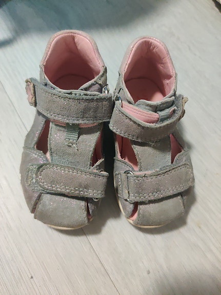 Sandaalit koko 19
