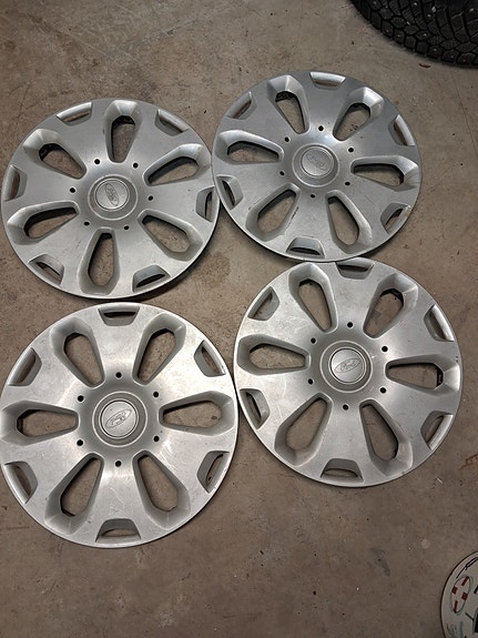 Ford 14 tuuman pölykapselit