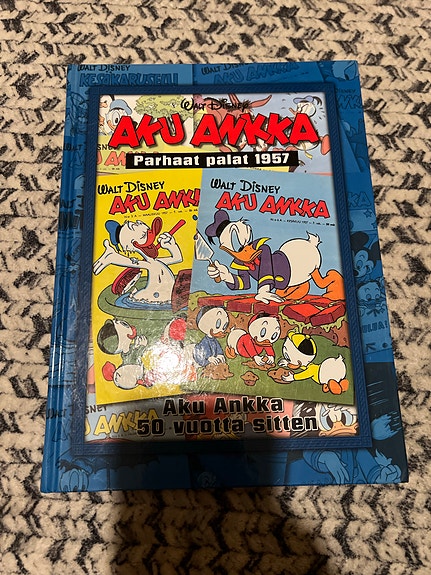 Aku Ankka Parhaat palat 1957 kovakantinen kirja
