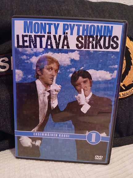 Monty python lentävä sirkus season 1 dvd