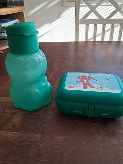 Tupperware juomapullo ja eväsrasia vihreä
