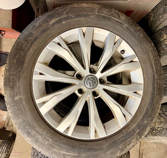 Volkswagen 17” alumiinivanteet kesärenkailla (5x112)