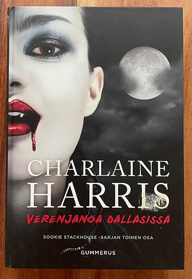 Charlaine Harris: Verenjanoa Dallasissa