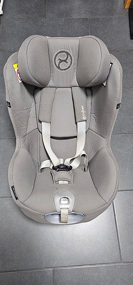 Cybex 360° kääntyvä turvaistuin + Isofix-telakka (2022)
