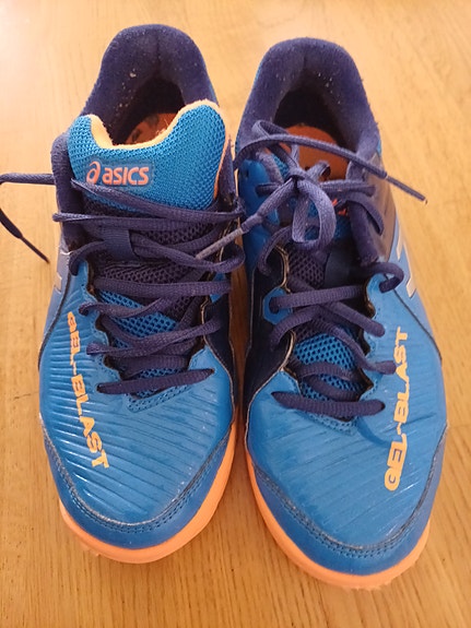 asics sisäpelikenkä 38