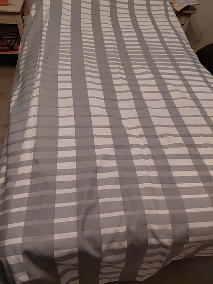 IKEA harmaa-valkoiset raidalliset verhot