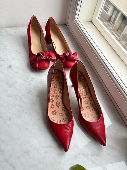 Red Shoe - kahdet punaiset kengät