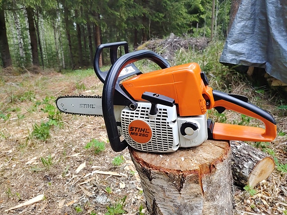 stihl ms 250 moottorisaha.