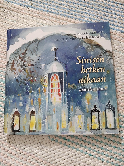 Anna-Mari Kaskinen Sinisen hetken aikaan