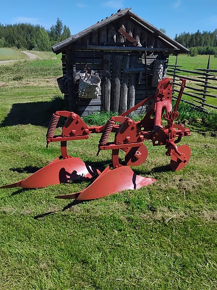 kyntöaura