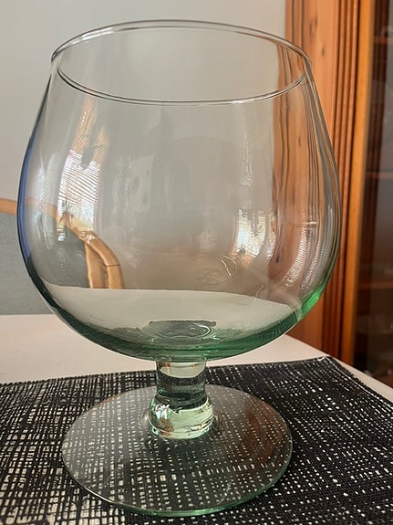 Iso vihertävä jalallinen lasimalja 2,5l