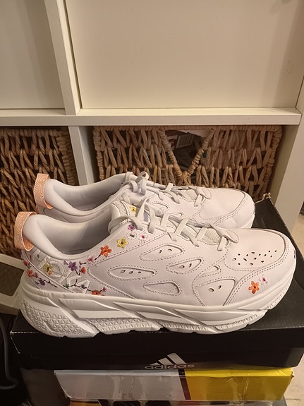 HOKA Clifton L Vibrant Bloom nahkaiset kengät, 44 (43)