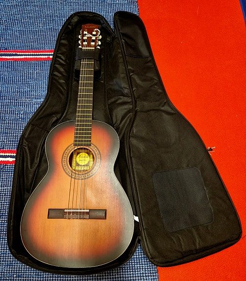 Landola C-25 Vintage Akustinen Kitara