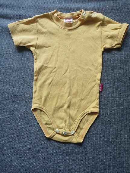 Keltainen tutta-body 80