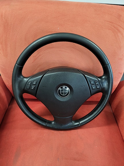Bmw E90 ohjauspyörä