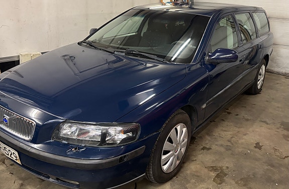 Volvo V70 -02 2,4 bensa osina