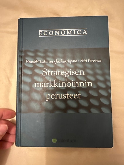 Strategisen markkinoinnin perusteet -kirja (Economica)