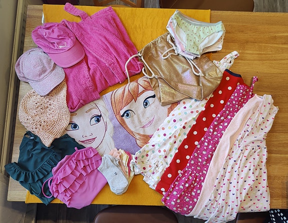 Iso kesäinen tyttöjen paketti 122/128 ☀️🌸