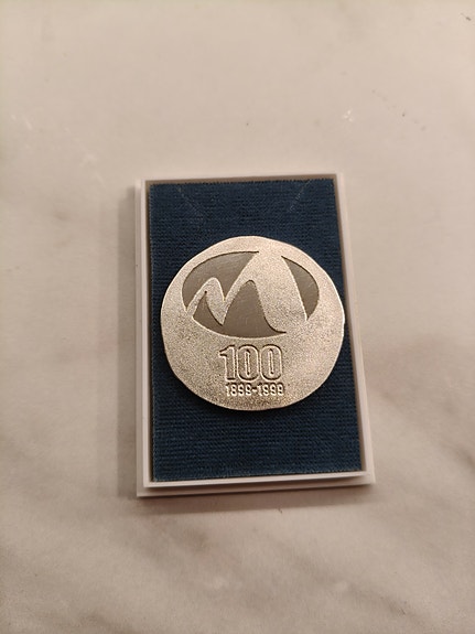 Metalliliitto 100v hopeinen juhlamitali