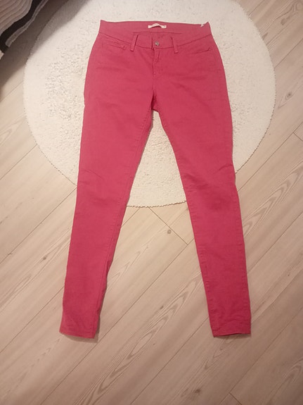 Naisten punaiset Levi's - farkut