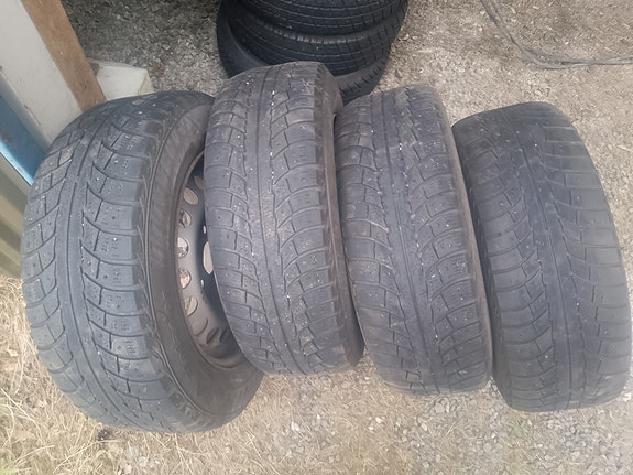 195/65 r15 renkaat vanteilla Opel